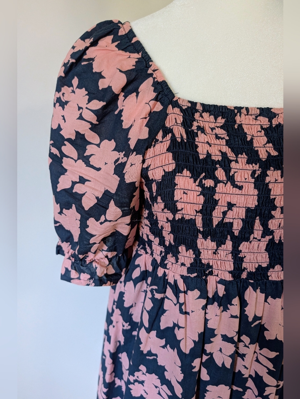 Pretty Floral Women's Dress - Picture 4 of 7